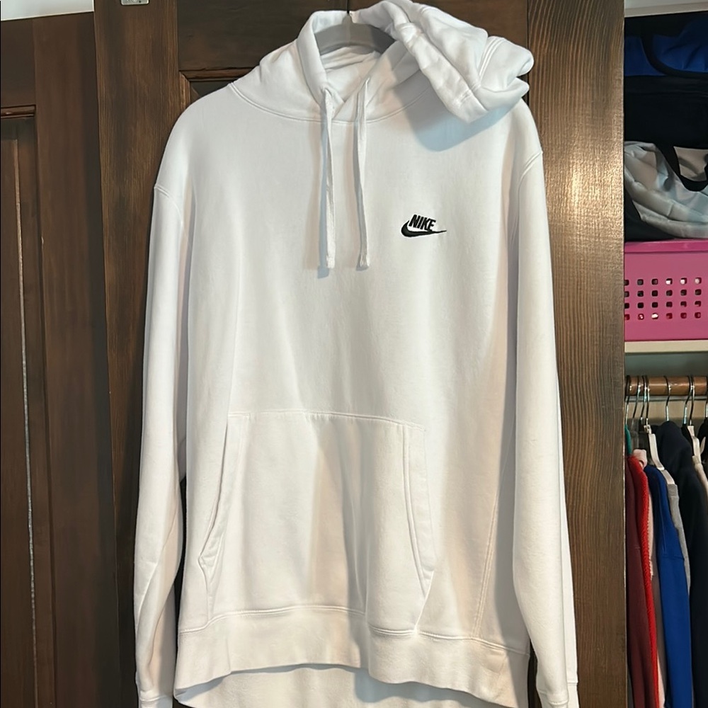 Nike White Pullover Hoodie Sweater with Soft Cotton Blend